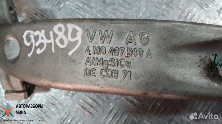 Кулак поворотный правый Audi Q8 2022 4M0407560A