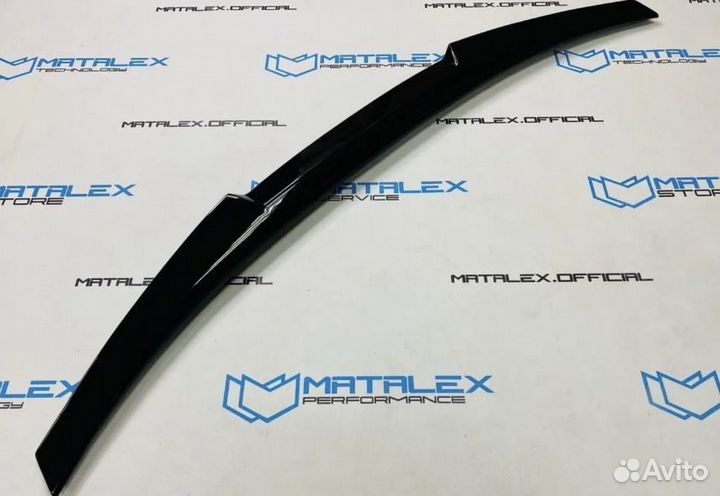 Спойлер BMW G30, M4 стиль, черный глянец