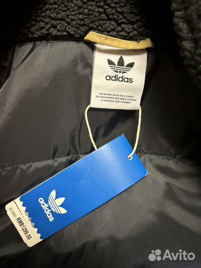 Бомбер adidas originals MR sherpa JKT