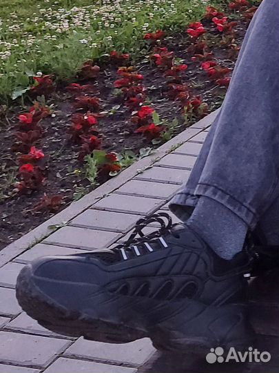 Кроссовки женские черные