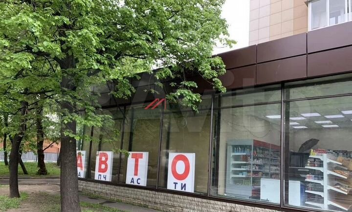 Продам торговое помещение, 369 м²