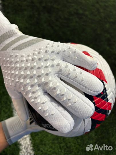 Вратарские перчатки Adidas Predator