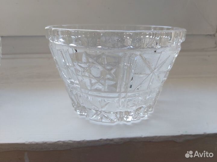 Хрустальная посуда (вазы, салатницы, рюмка)
