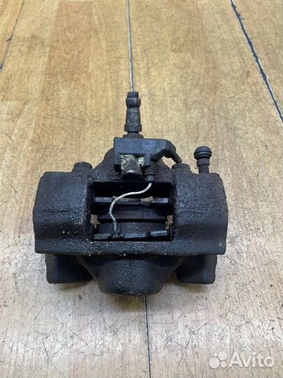 Тормозной суппорт задний правый Mercedes S-Class