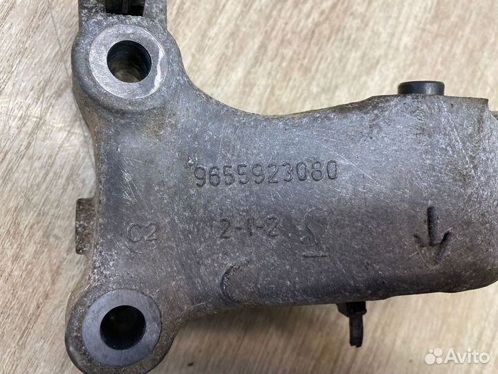 Кронштейн Двигателя Правый Citroen C4 B7 2010-16