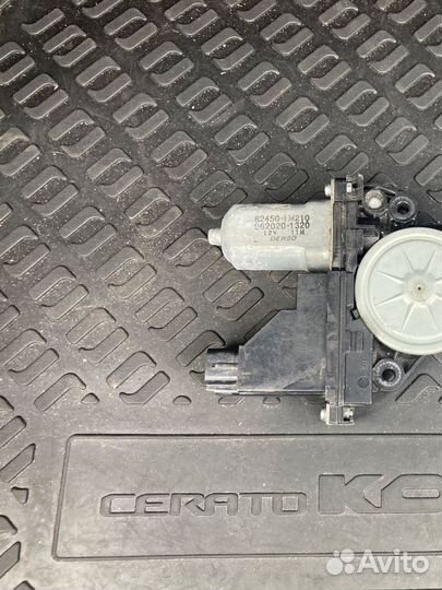 Моторчик стеклоподъемника kia cerato koup 2012г