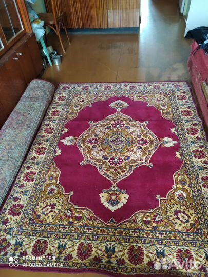 Красивый шерстяной ковер 1,5*2,0 в отличном состоя