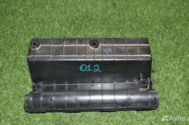 Бардачок Toyota Tundra 3UR-FBE 2009