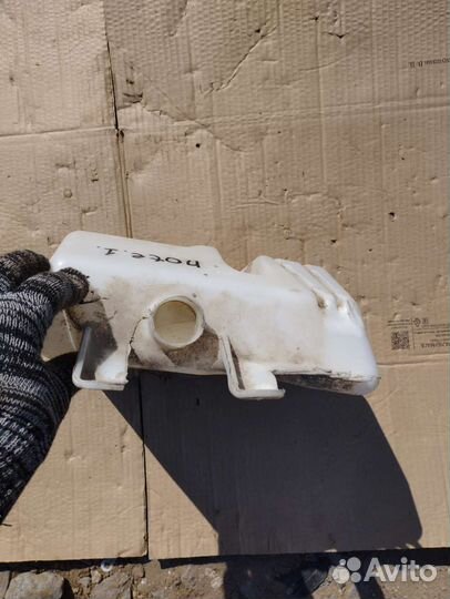 Бачок омывателя Nissan Note 1 (E11)