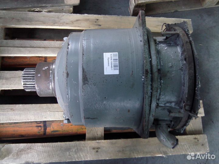 Редуктор поворота крана кб 674 с эл.двигателем Д22