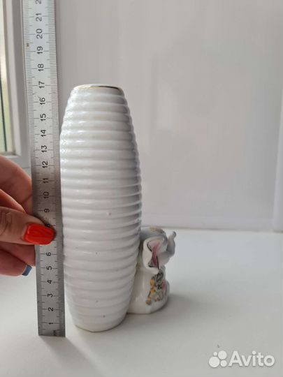 Ваза со слоном