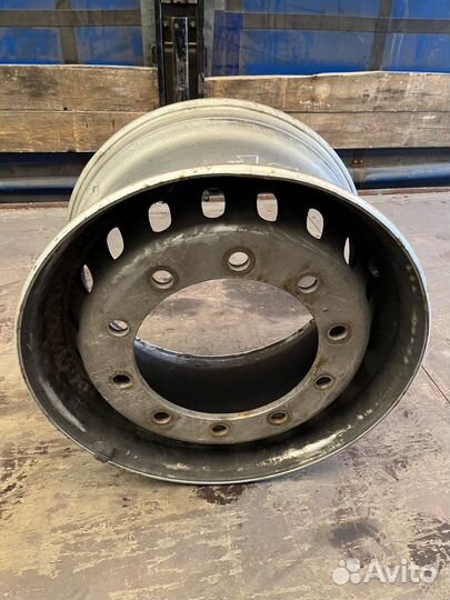 Диски колесные грузовые R 22,5 х 11,75 вылет 135