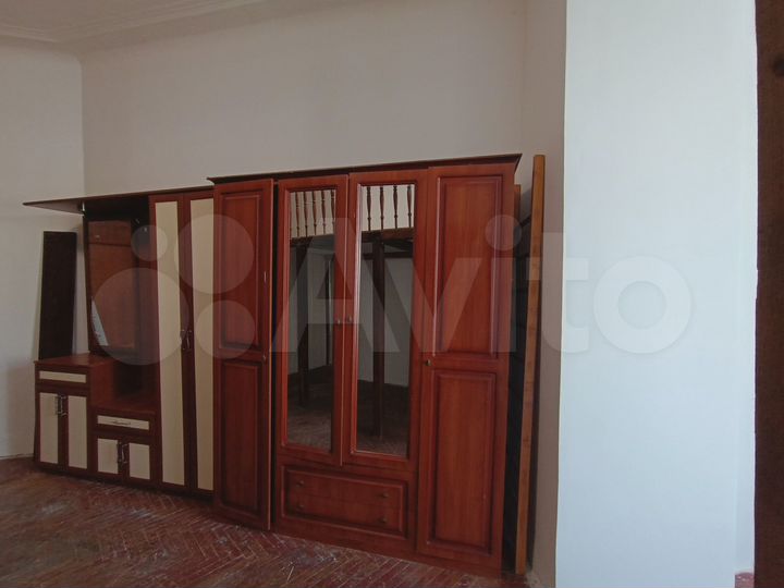 Комната 37,7 м² в 8-к., 3/7 эт.