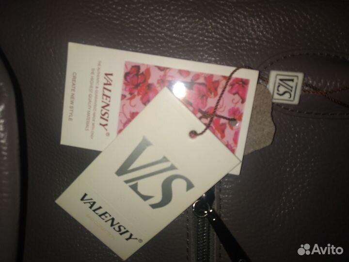 Продам кожаную серую новую с биркой сумку Valensiy