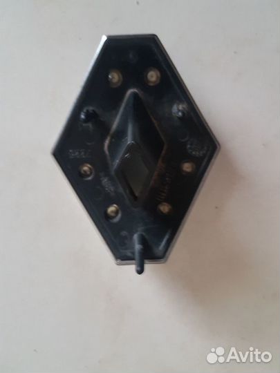 Логотип эмблема значок Renault