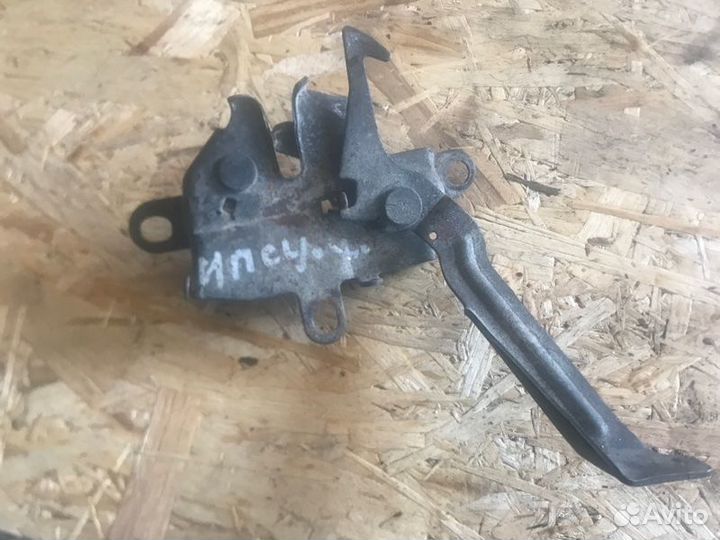 Замок капота задний Toyota Ipsum CXM10G 1azfse