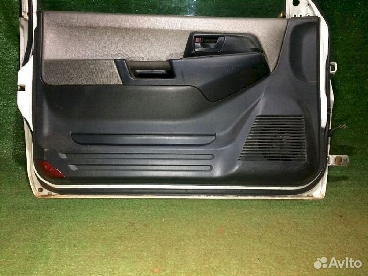 Дверь левая Mitsubishi Pajero IO N66W Белая ржавчи