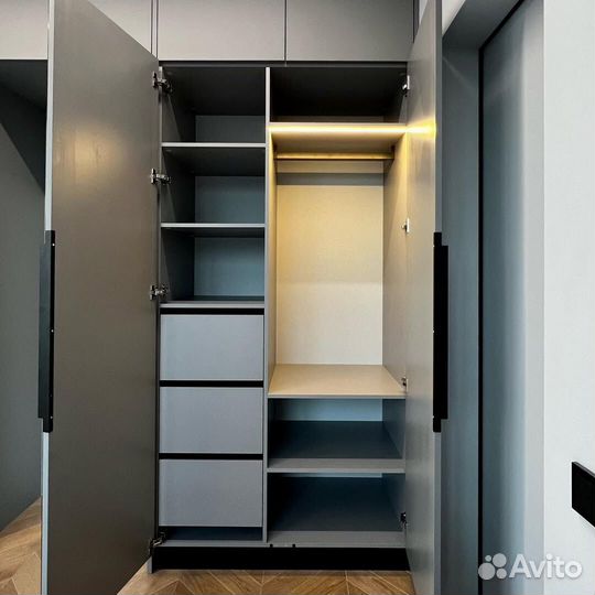 Современный шкаф