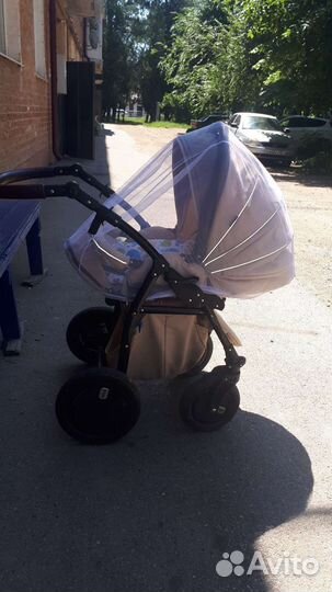 Прогулочная коляска