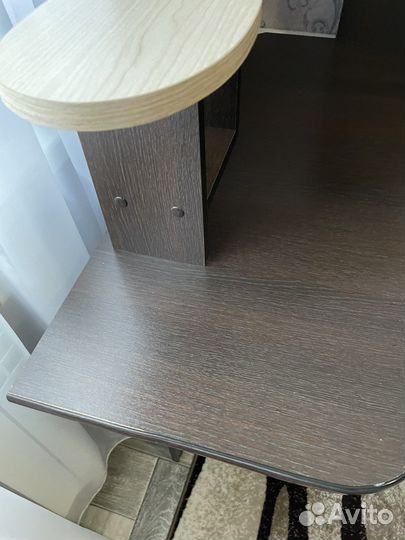 Компьютерный стол угловой