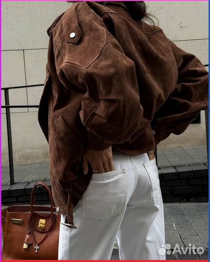 Бомбер-косуха женская из экокожи коричневая