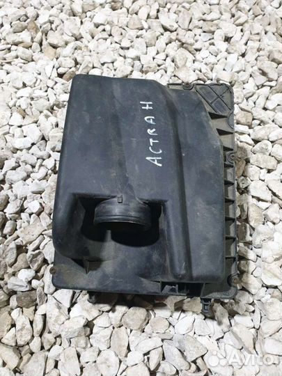 Корпус воздушного фильтра Opel Astra H