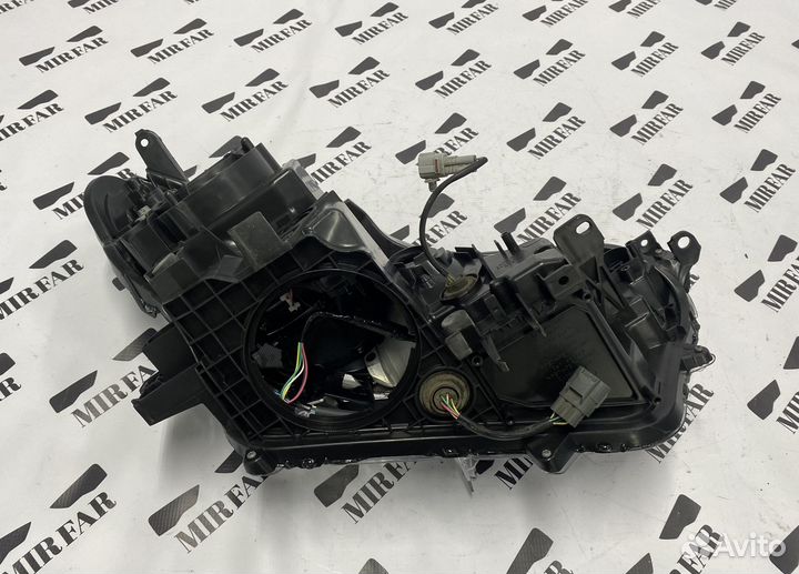 Фара левая Toyota RAV4 CA40 2015-2019 Рестайлинг LED