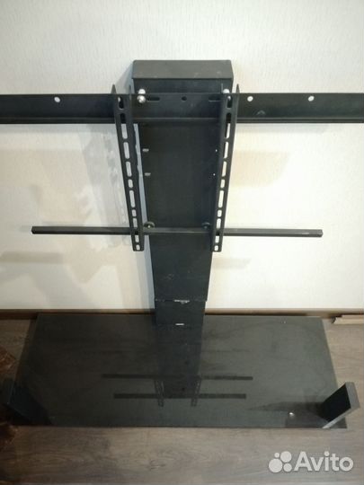 Телевизионная стойка металл-стекло