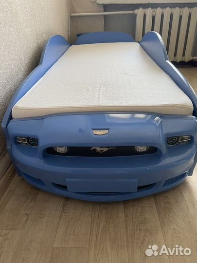 Детская кровать машина