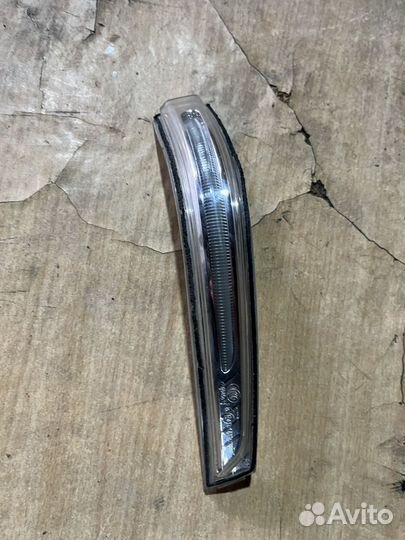 Поворотник зеркала Хундай сантафе