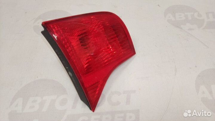 Фонарь задний внутренний левый Audi A4 B7 AUK