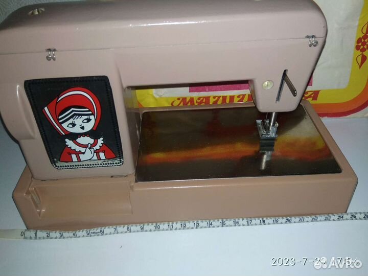 Детская швейная машинка малютка