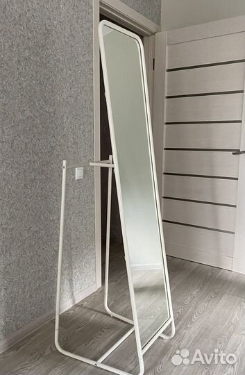 Зеркало-вешалка напольное белое