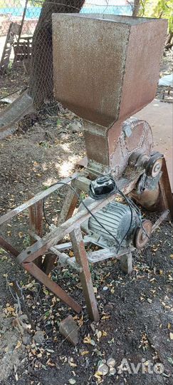 Мельница для зерна бу