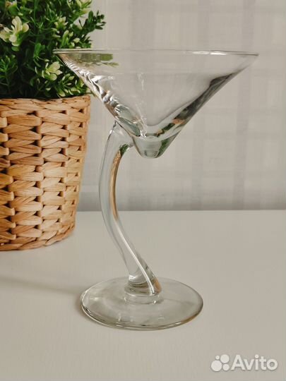 Бокалы, пивные кружки, стопки