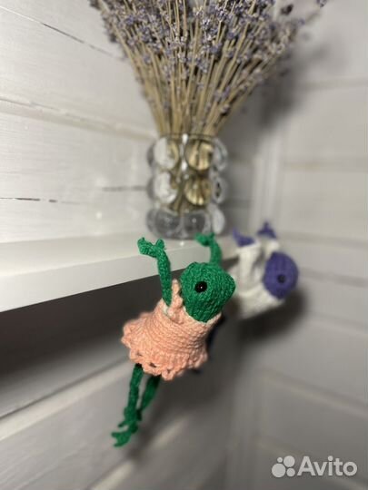 Вязаная лягушка из Pinterest