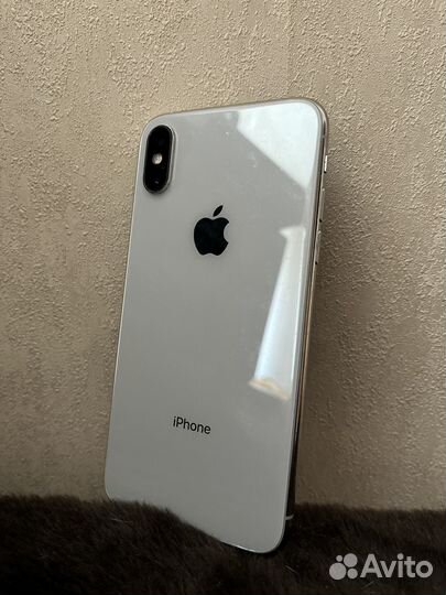 iPhone Xs, 64 ГБ