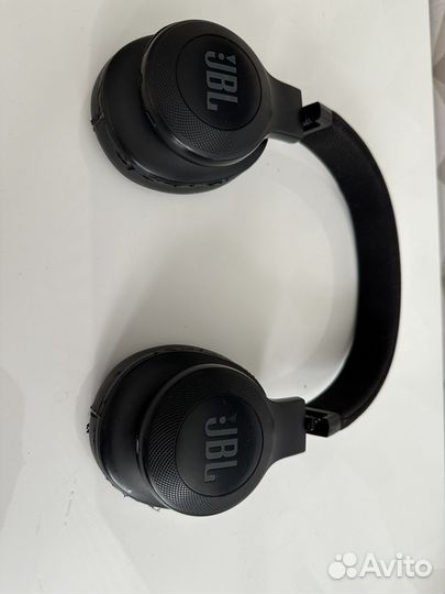 Беспроводные наушники JBL