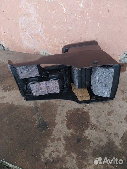 Подлокотник Suzuki Grand Vitara