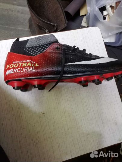 Бутсы Футбольные размер 42 состояние новых