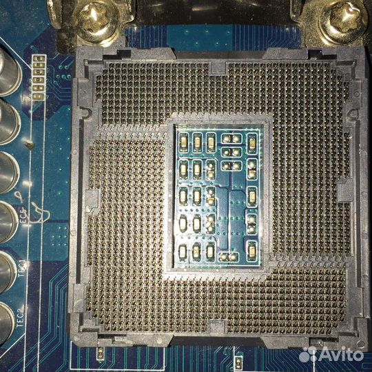 Материнская плата с процессором и памятью