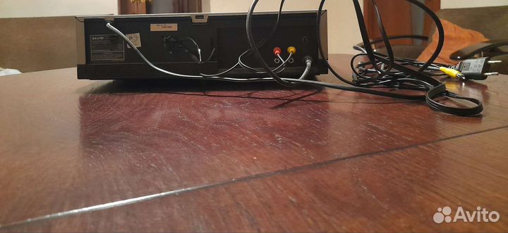 Видеомагнитофон sanyo