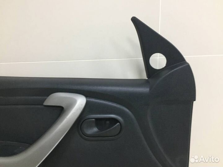 Обшивка двери передней левой Renault Logan 1 2005