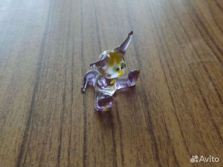 Стеклянные игрушки-статуэтки