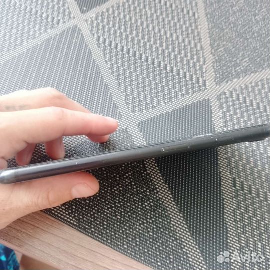 Телефон iPhone 7 plus