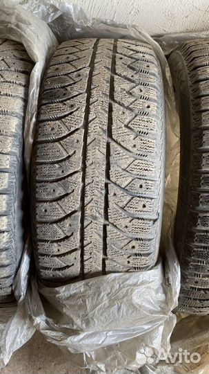 Bridgestone Ice Cruiser 7000 205/55 R16