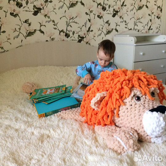 Детский вязаный коврик Лев Леонард