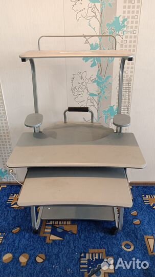 Компьютерный стол