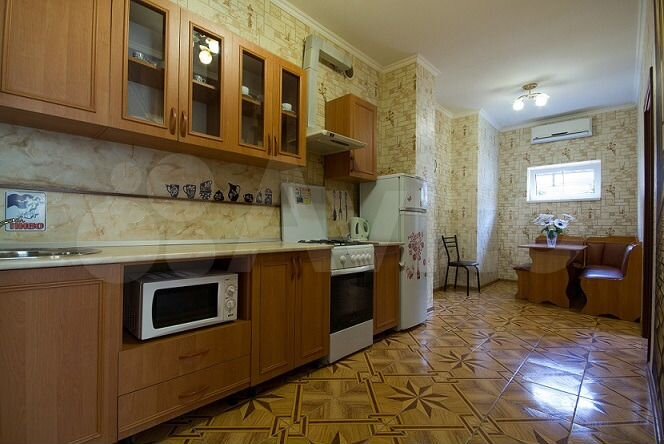 2-к. квартира, 46 м², 1/3 эт.