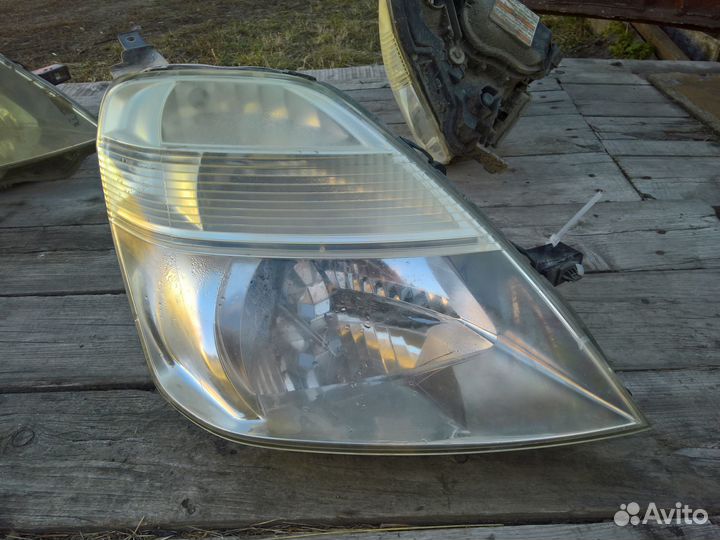 Фары ксенон honda stream rn1